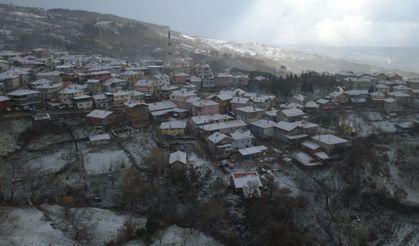 Manisa'da yüksek kesimlerde kar yağışı etkili oldu