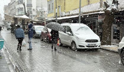 Gördes’te kar yağışı etkili oldu