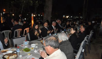 Salihli jandarma, şehit aileleri ve gazileri iftar sofrasında ağırladı
