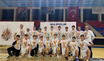 Salihli’nin yıldızları Hentbol’de Türkiye şampiyonu