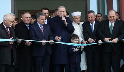 Cumhurbaşkanı Erdoğan: "Birileri bizi ruh köklerimizden koparmak istese de milli ve manevi kimliğimize sahip çıkacağız"
