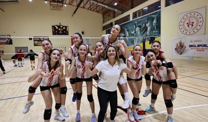 Manisa’da Yıldız Kızlar Voleybol İl Şampiyonu Değerli Zamanlar Spor Kulübü oldu