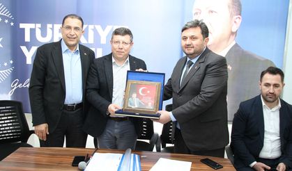 AK Parti Kula'da Mahalle Başkanları Toplantısı gerçekleştirildi