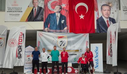 Manisalı Samet Akça'dan Türkiye Şampiyonası'nda madalya yağmuru