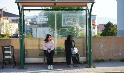 Genç kadın durakta tacizciyi saniye saniye kaydetti: "Ben hovardayım, hovarda"