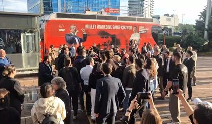 CHP Genel Merkezi önünde basın mensuplarına saldırı