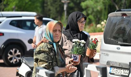 Manisa'da arife günü 20 bin çiçekli hizmet