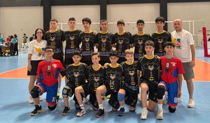 Manisa voleyboluna çifte şampiyona kontenjanı kazandırdılar