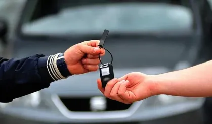 İkinci el araç alacaklar dikkat! 'Artık yeni bir döneme giriyoruz' diyerek uyardı