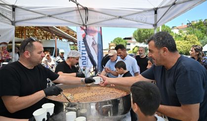 Manisa Büyükşehir’den Alaybey ve Laleli pazarlarında aşure ikramı