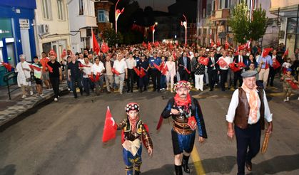 Demirci'de Kurtuluş Festivali görkemli kortej yürüyüşüyle başladı