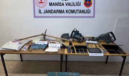 Gördes’te patlayıcılarla kaçak define kazısına suçüstü: 8 gözaltı
