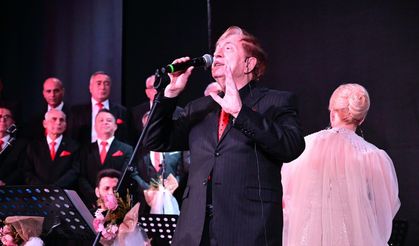 Zeki Müren’in unutulmaz şarkıları Manisa’da yankılandı
