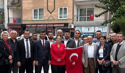 İYİ Parti’den Manisa esnafına Cumhuriyet ziyareti
