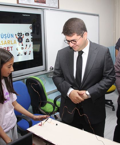 Kula’da Bilişim Sınıfı Öğrencilerle Buluştu
