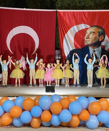 Sarıgöl'de 40 yıllık eğitim yuvasına görkemli veda