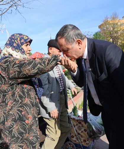 Başkan Balaban Kaynak'ta vatandaşı dinledi