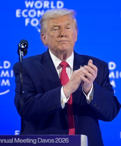 Trump: "(Grönland) Bana kötü biri diyorlar ama tek istediğim bir parça buz"