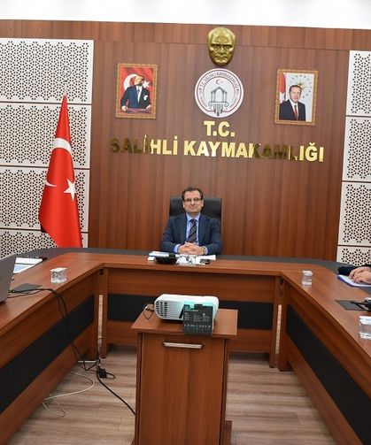 Salihli’de metruk binalar masaya yatırıldı
