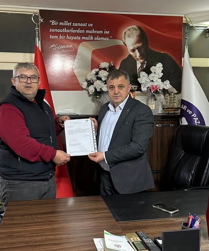 4 oy farkla başkan seçilmişti, göreve başladı