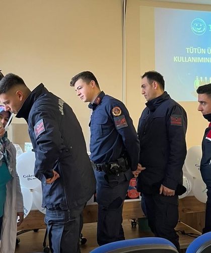 Jandarmadan Alaşehir'de toplu sigarayı bırakma adımı