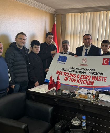 Salihlili öğrenciler, aşçılık eğitimi için Budapeşte yolcusu