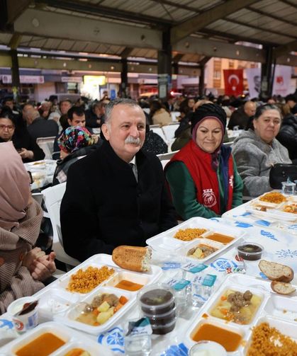 Başkan Balaban Karaköy’de vatandaşlarla iftar yaptı