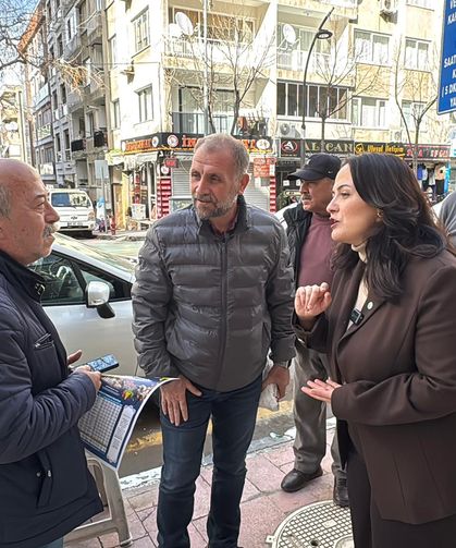 İYİ Partili Aytaç Karaköy esnafını ziyaret etti