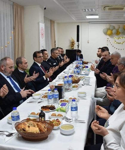 Kaymakam Güldoğan huzurevi sakinleriyle iftarda buluştu