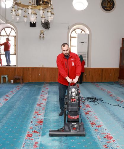 Şehzadeler Belediyesinden camilerde temizlik seferberliği