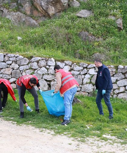 Şehzadeler Belediyesinden Spil'de anlamlı temizlik