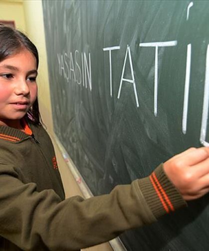 Okullar Manisa'da ara tatile girdi