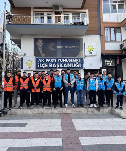 AK Parti Gençlik kollarından iftara yetişemeyenlere destek