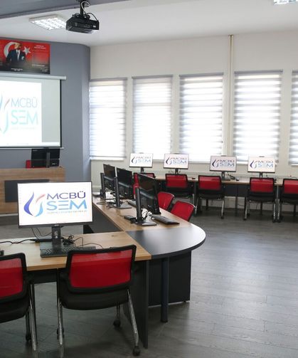 MCBÜSEM’de yeni bilgisayar laboratuvarı hizmete açıldı