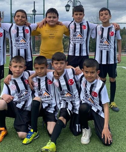 Birleştirilmiş sınıf takımı zirveye koşuyor