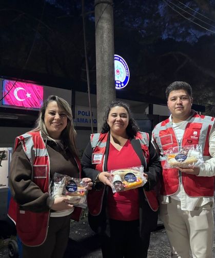 Yunusemreden polis gününe özel anlamlı ikram
