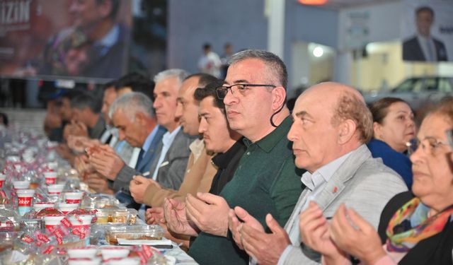 Selendi'de Ramazan'ın bereketi iftar sofrasında paylaşıldı