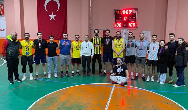 Salihli’de Sokaklar Bizim 3x3 Basketbol Turnuvası’nda şampiyon belli oldu