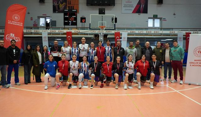 Manisa takımları dereceleri topladı