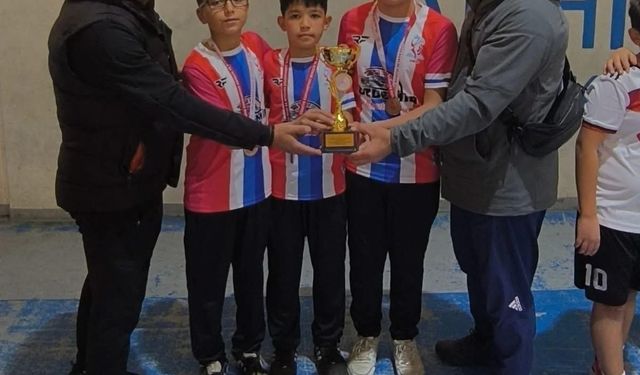 Salihlili öğrenciler, Floor Curling’de birinci oldu
