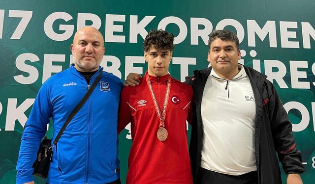 Yunusemreli güreşçi Kadir Kadiroğlu Türkiye 3’üncüsü oldu