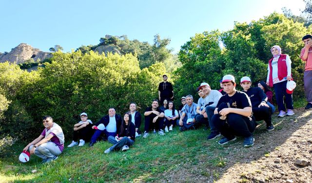 Öğrenciler Sardes Antik Kenti çevresinde doğa yürüyüşü yaptı