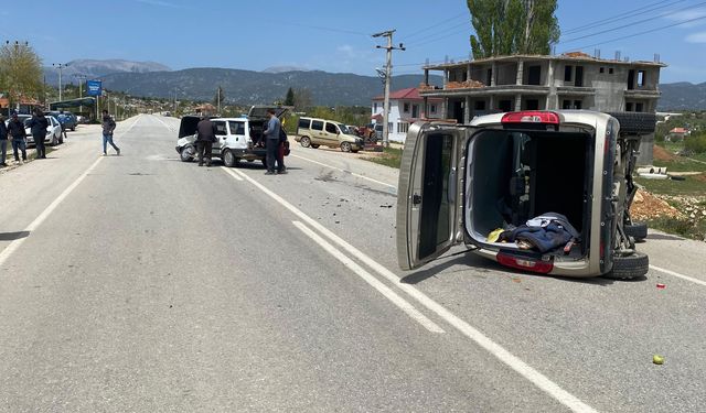 Ege'de trafik kazası: 5 yaralı