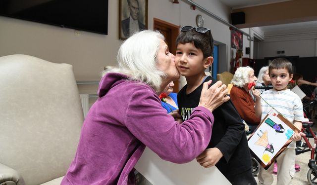 Yunusemreli minikler Anneler Günü’nü kutladı