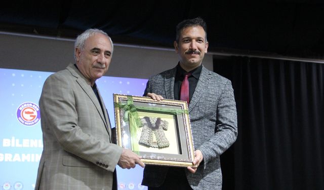 Manisa'da 'Bir bilenle bilge nesil' projesinin ödül töreni yapıldı