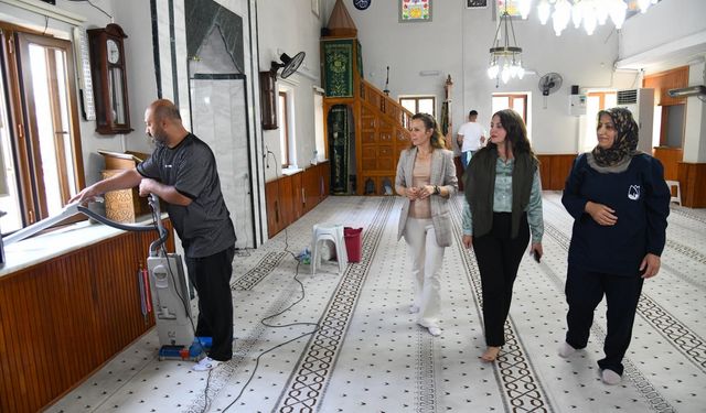 Yunusemre'de ibadethaneler Kurban Bayramı için hazırlanıyor