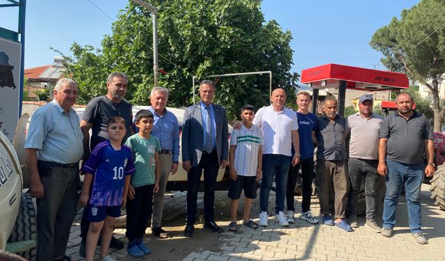 Alaşehirli çiftçiler çifte bayram kutluyor