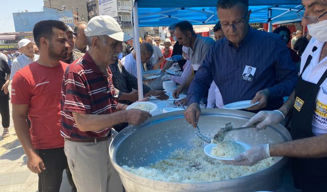 Alaşehir Belediyesi'nden merhum Ferdi Zeyrek için pilav hayrı