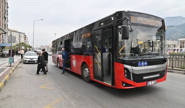 Manisa Büyükşehir YKS İçin Sahada: Ulaşım ve İkram Desteği