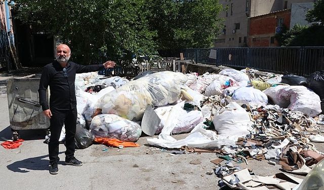 İzmir'de biriken çöp yığınları felakete davetiye çıkarıyor